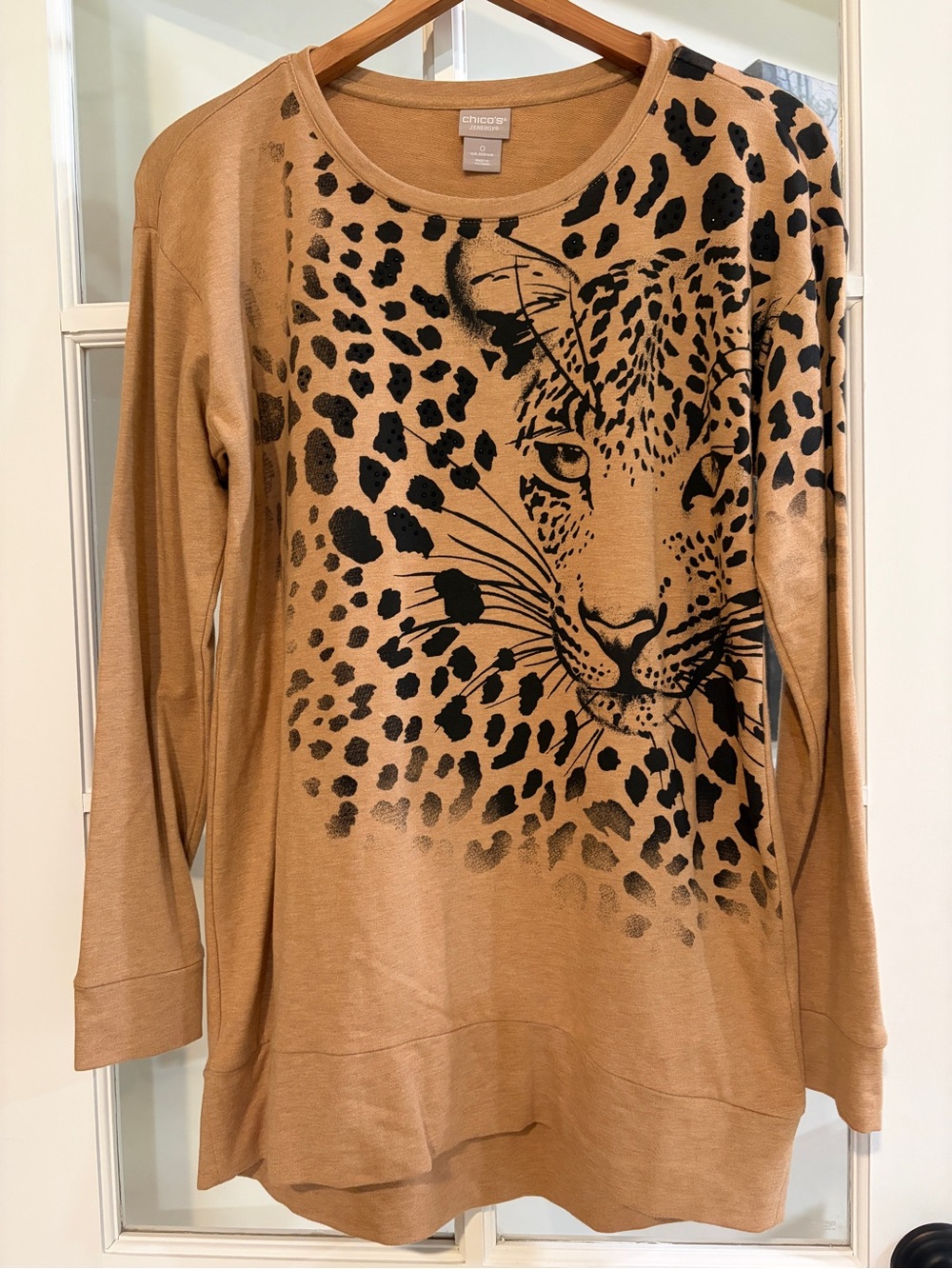 Chico’s Zenergy Cheetah Leopard Face Sweater Tan Black Animal Graphic (Chicos 0)